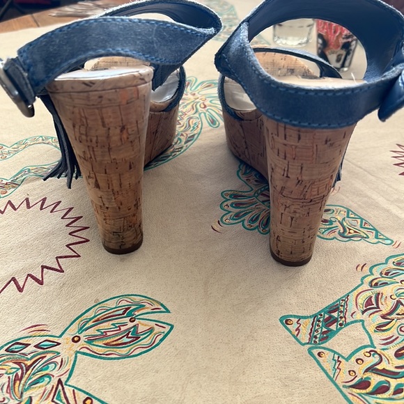 Guess Platform Sandals Sz 8 - Picture 6 of 9